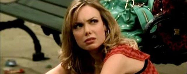 Amanda Walsh dans le rôle de Katie