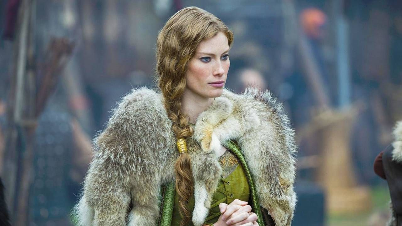 Alyssa Sutherland dans 