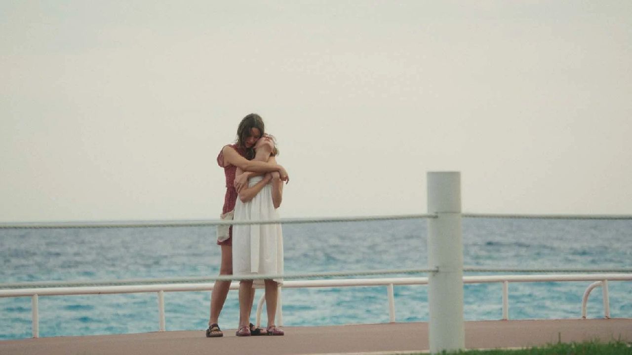 Sarah Pachoud et Angelina Woreth dans 