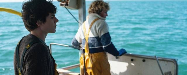 Félix Lefebvre et Cécile de France dans La Passagère