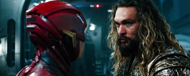 Flash et Aquaman dans 