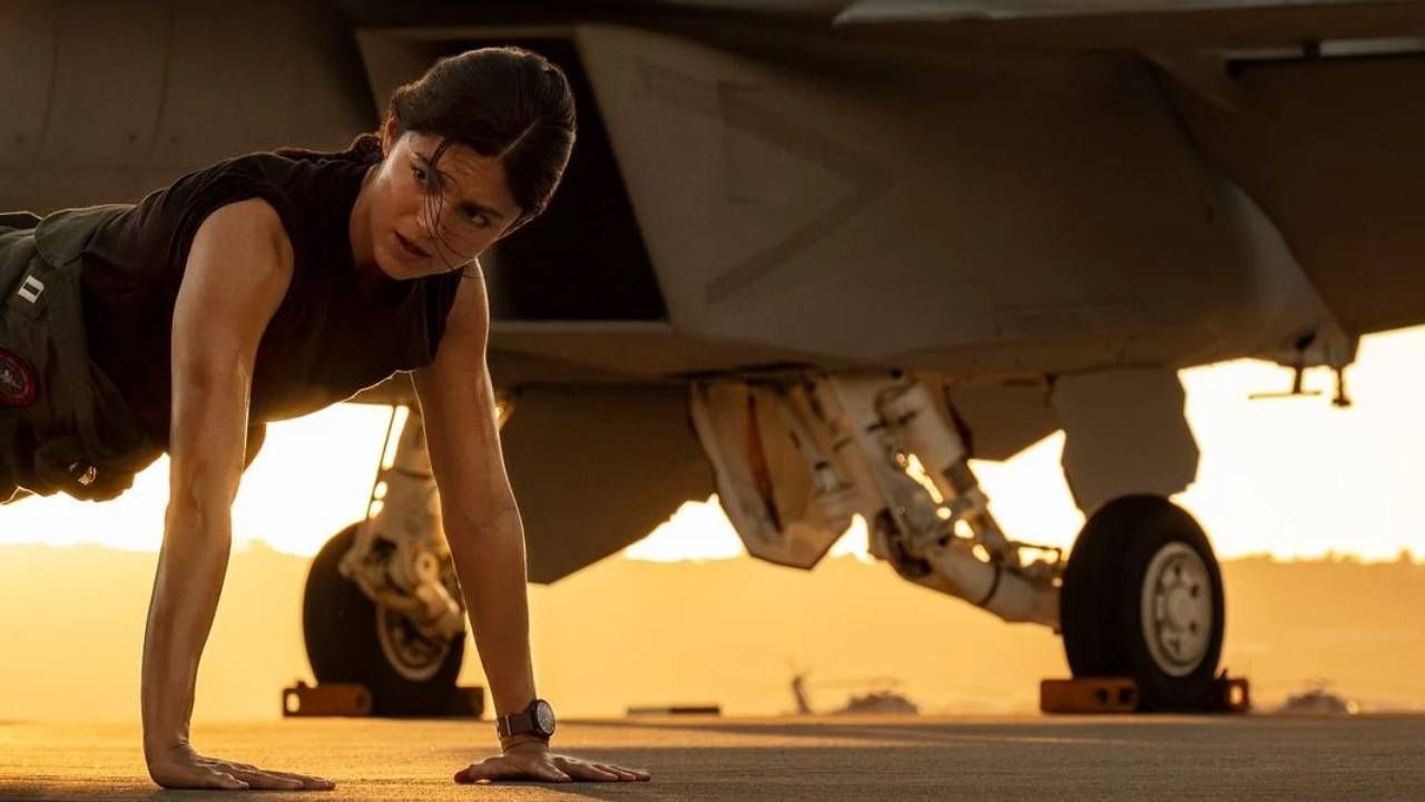Monica Barbaro dans Top Gun Maverick