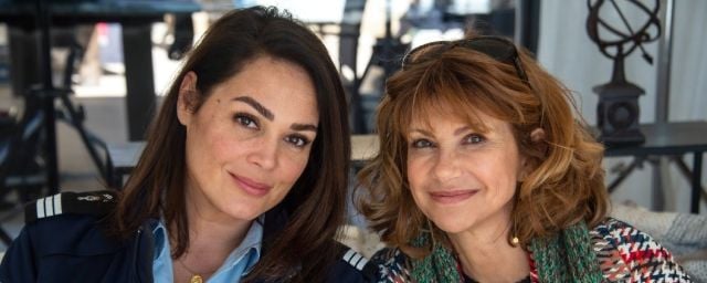 Lola Dewaere et Florence Pernel dans Crime à Ramatuelle.