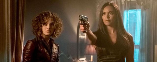 Jessica Lucas joue Tabitha dans Gotham, aux côtés de Camren Bicondova.