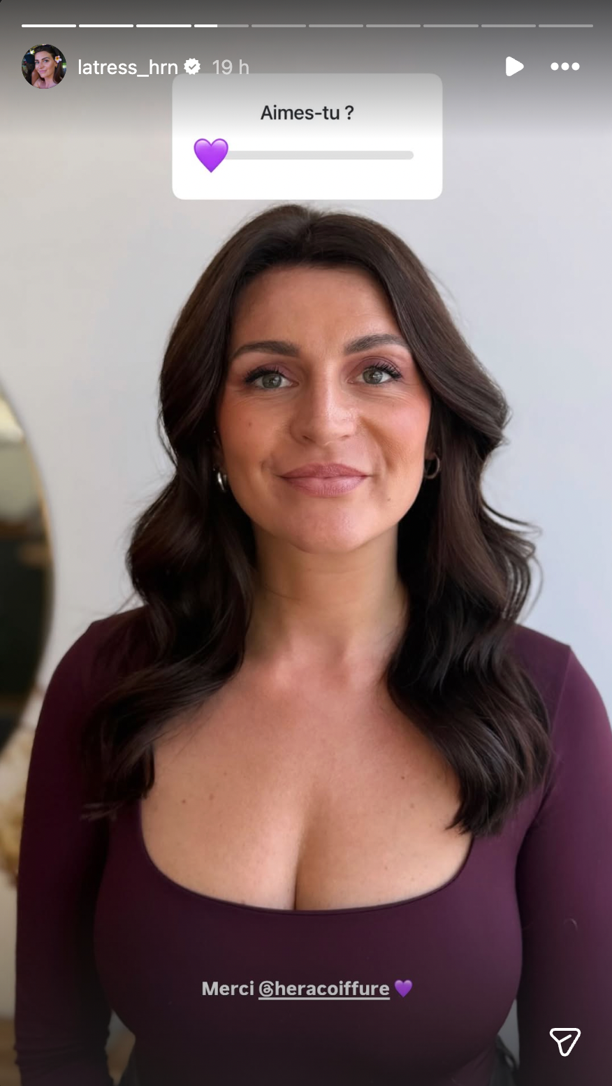 Tracy radieuse avec sa nouvelle couleur de cheveux !