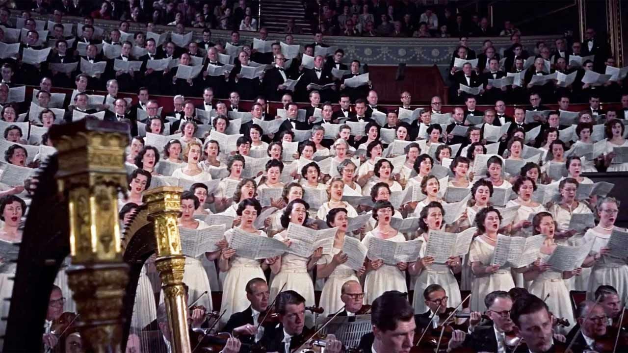 Noté 4 sur 5, c'est l'un des meilleurs thrillers d'Alfred Hitchcock... Avez-vous repéré cette légende d'Hollywood qui fait ici une courte apparition ?