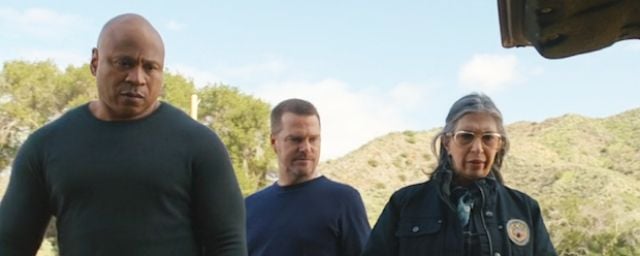 Sam et Callen aux côtés de l'agent spécial Daisy Van Zant (Rose Abdoo).