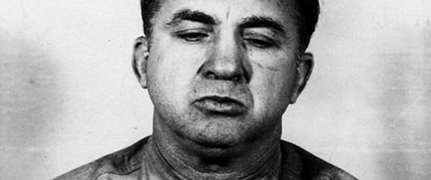 Mickey Cohen, à son arrivée à Alcatraz en juillet 1961.