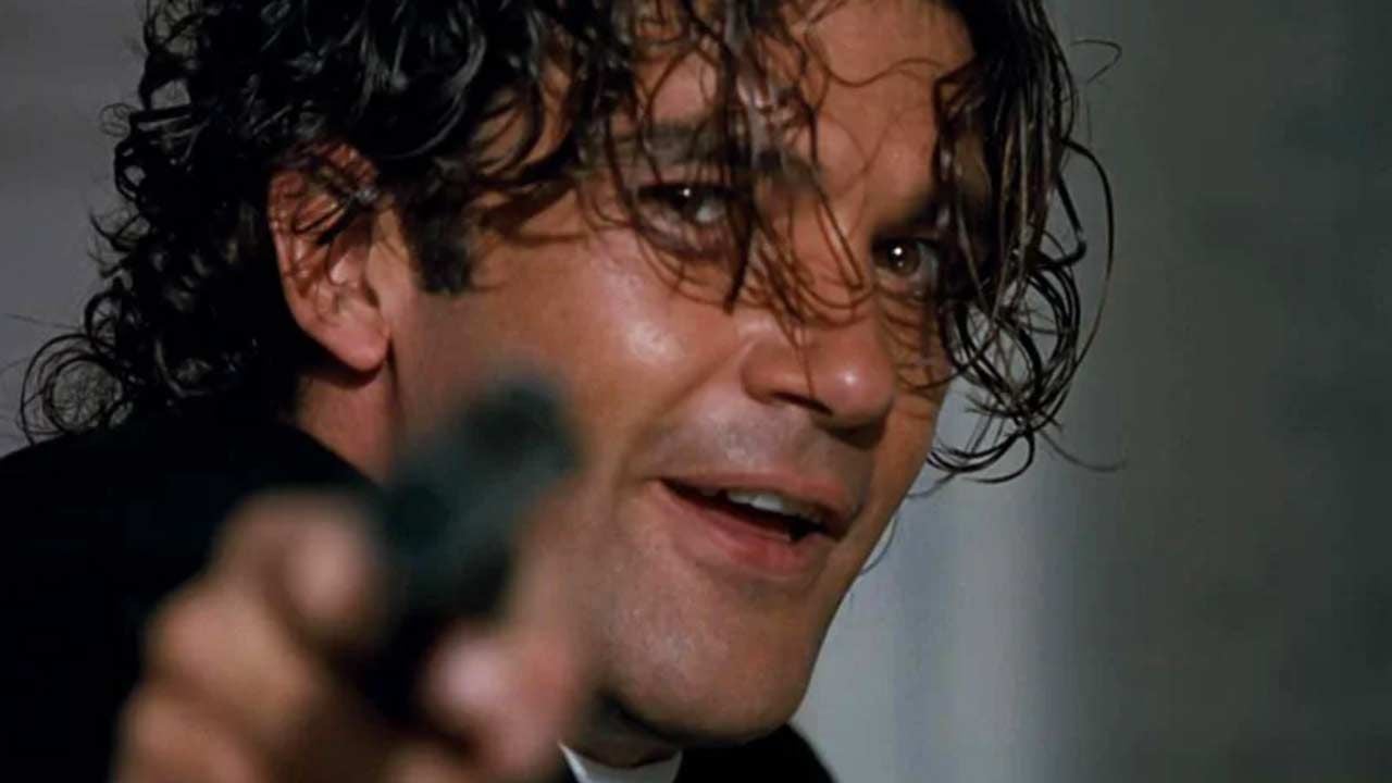 "Tu es là pour jouer les méchants" : il y a 35 ans, à son arrivée à Hollywood, Antonio Banderas a failli être cantonné à un même type de rôle