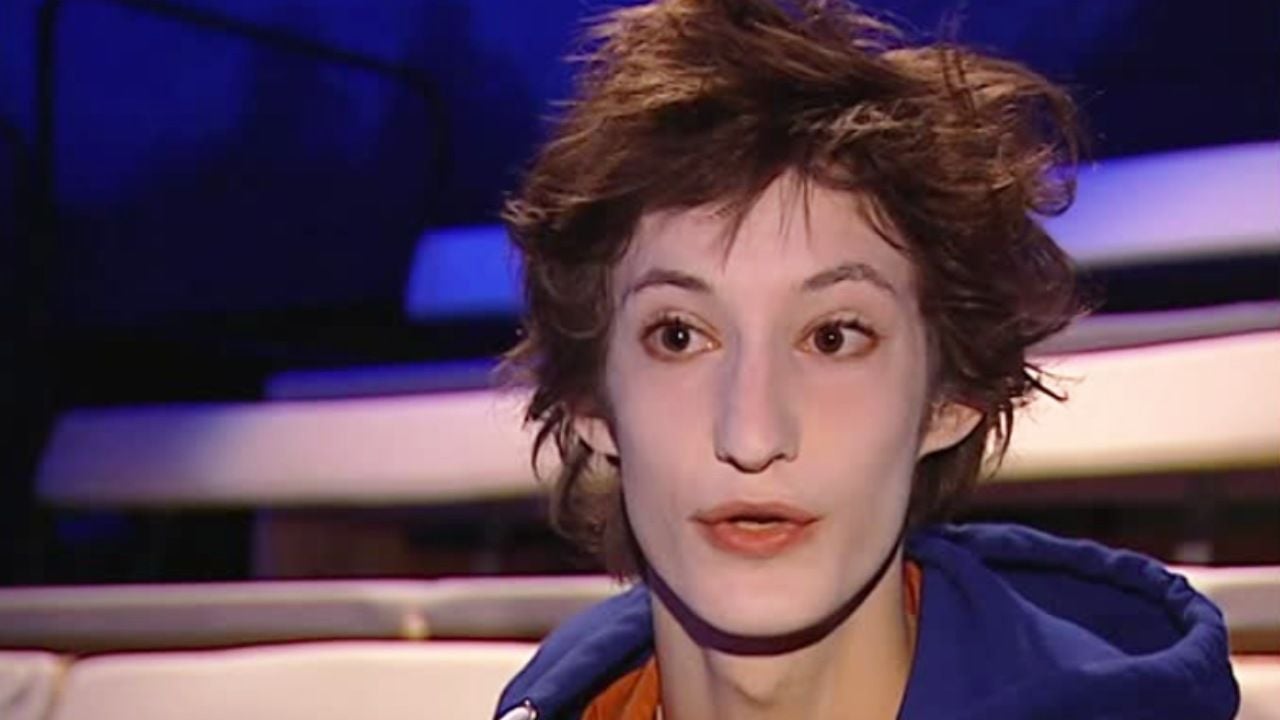 Yes, that’s it! 17 years ago, this young French actress, whom we all know today, were for the first time on her career on TV