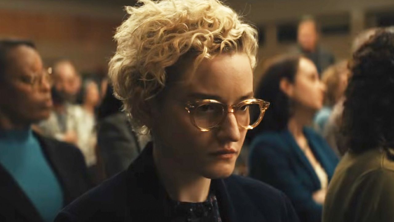 Julia Garner dans 