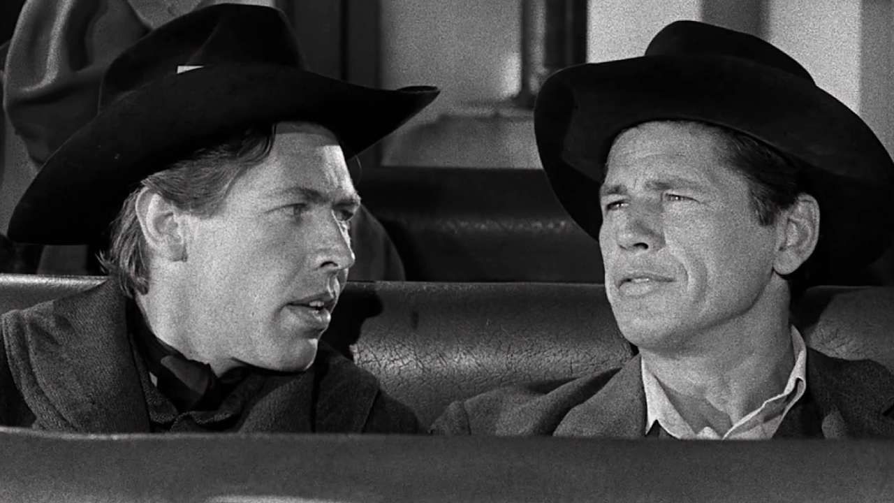 James Coburn e Bronson juntos por dois anos 