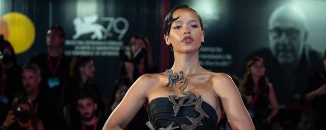 Taylor Russell et son prix Marcello Mastroianni du meilleur espoir à la Mostra de Venise