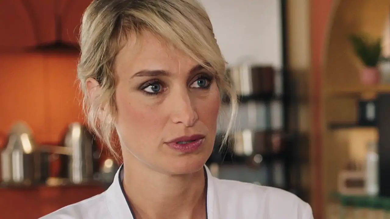 Ici tout commence sur TF1 : saviez-vous que l'interprète de Julie fait partie de la famille d'une humoriste très populaire ?