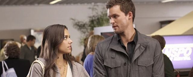 Jana Kramer et Austin Nichols dans “Les Frères Scott”
