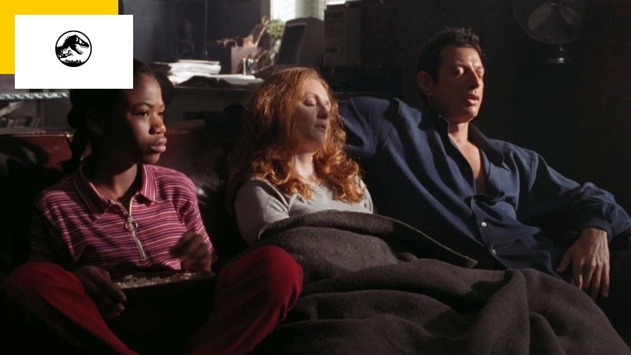 Jurassic Park 2: Pause at 1 hour and 59 minutes and take a good look at this TV show