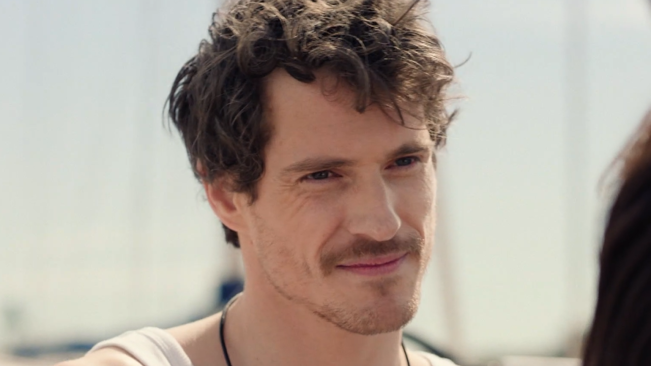 Plus belle la vie : avez-vous reconnu l'interprète d'Arthur, le potentiel amoureux de Laura, déjà aperçu dans le rôle d'un méchant dans Ici tout commence ?