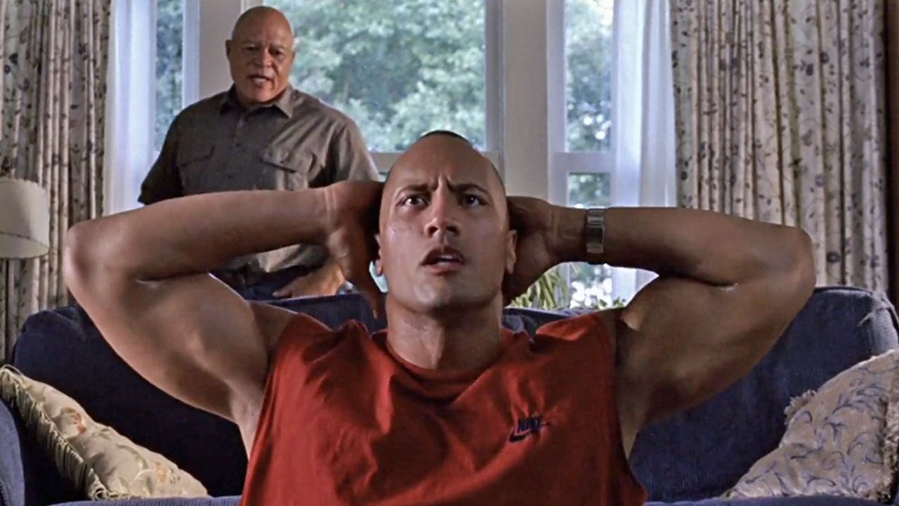 The Rock fait ses abdos