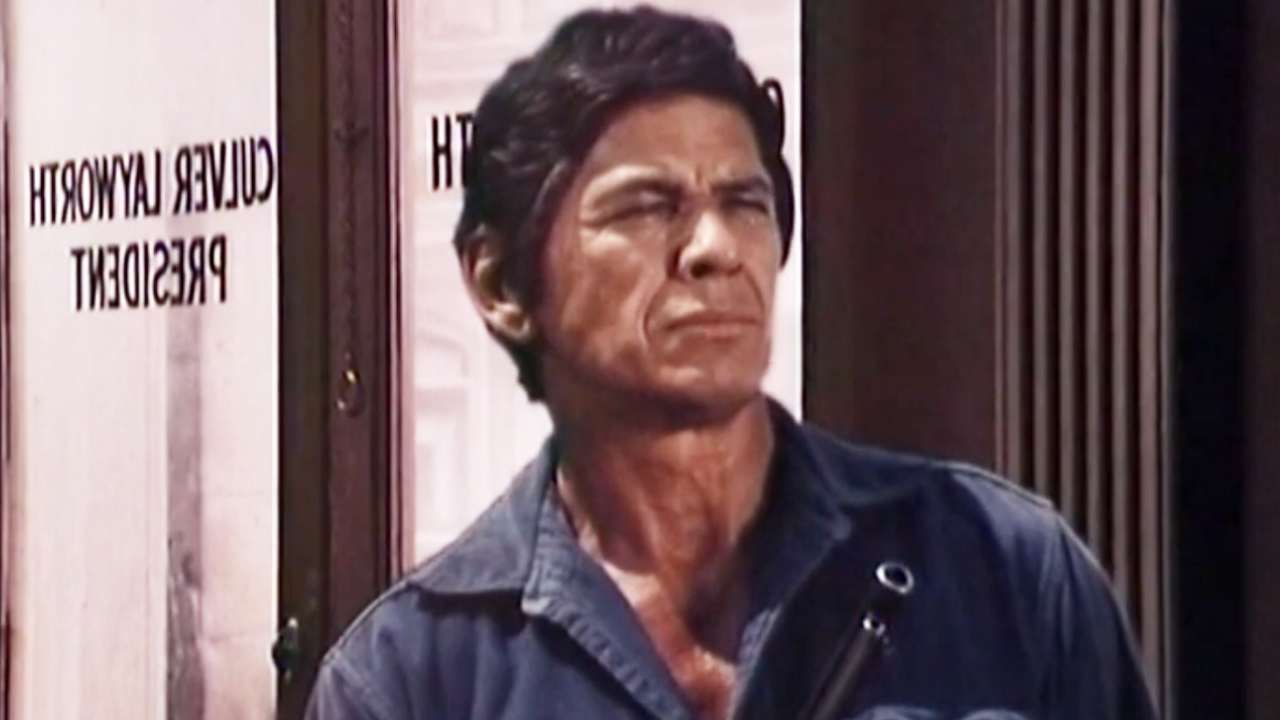 Charles Bronson incrusté sur un décor de banque