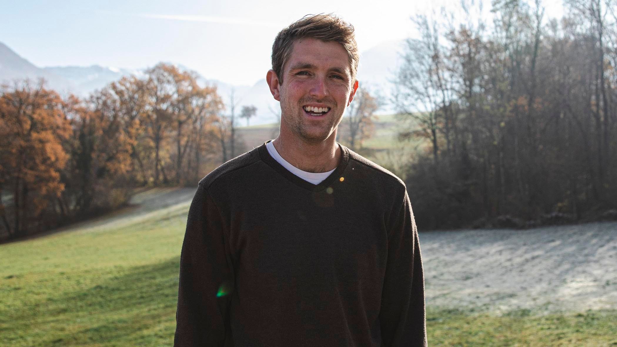 L amour est Dans Le Pr 2023 Qui est Cl ment L ternel C libataire 