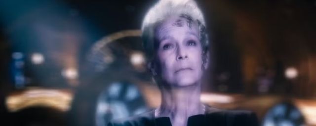 Jamie Lee Curtis à la fin du téléfilm Section 31