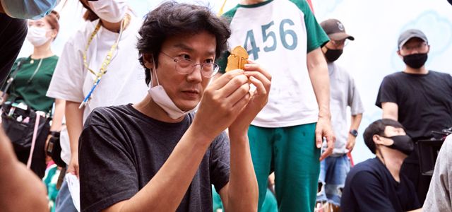 Hwang Dong-hyuk sur le tournage de la saison 1