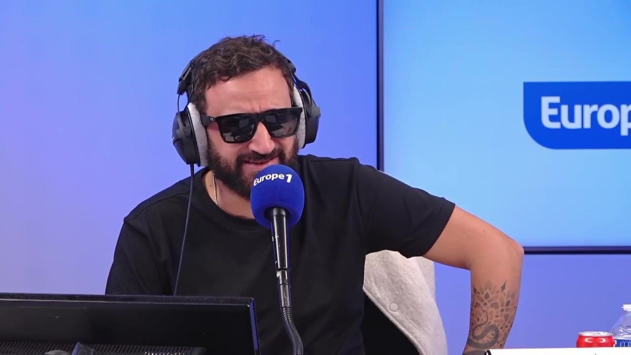 Que lui arrive-t-il ? Cyril Hanouna explique enfin pourquoi il porte ses lunettes de soleil sur Europe 1…