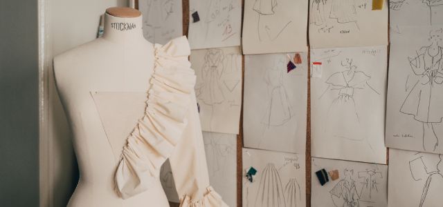 Dans l'atelier des costumes de la série 