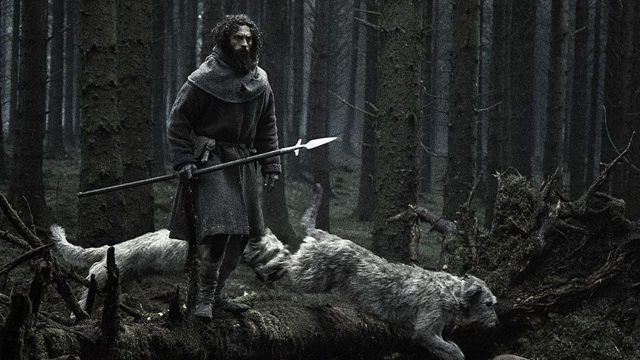 AlloCiné rapporte la première image du nouveau film sur le mythe du loup-garou avec Aaron Taylor-Johnson, réalisé par Robert Eggers — Cinéma & Films