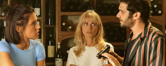 De g. à d. : Adèle Exarchopoulos, Mélanie Laurent et Félix Moati dans 