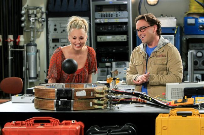 The Big Bang Theory : The Big Bang Theory : Photo Kaley Cuoco, Johnny ...