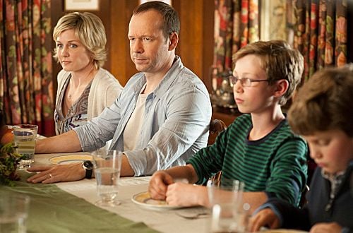Blue Bloods : Blue Bloods : Photo Amy Carlson, Donnie Wahlberg, Tony Terraciano, Andrew Terraciano - 671 sur 954 - AlloCiné