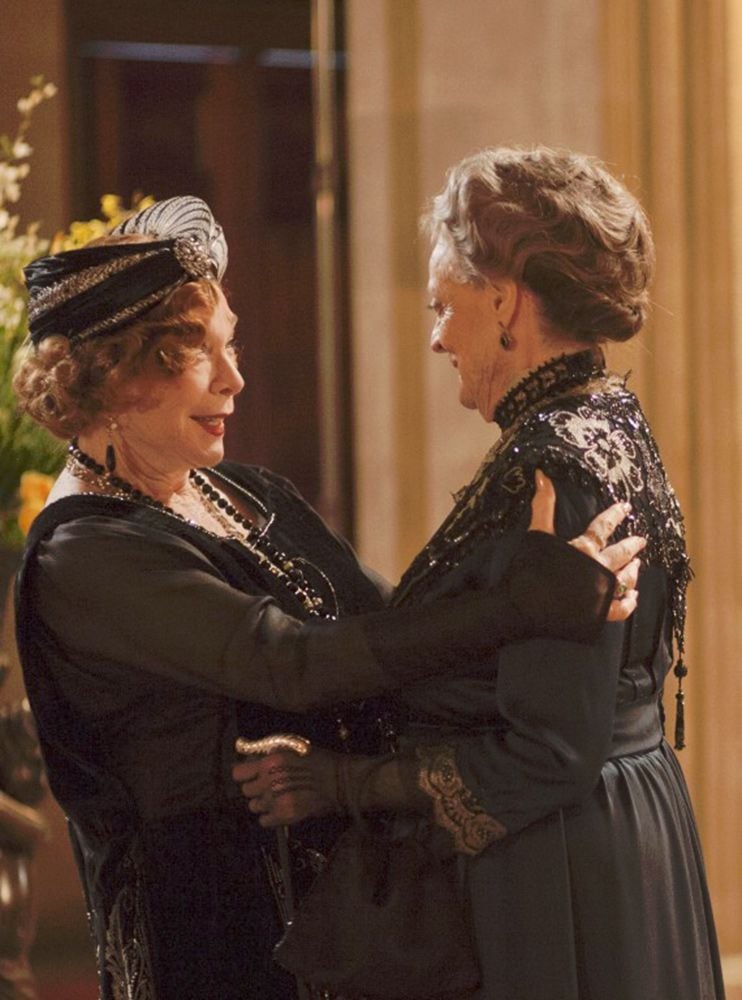 Maggie Smith Films Et Programmes Tv Photo de Maggie Smith - Photo Maggie Smith, Shirley MacLaine - AlloCiné