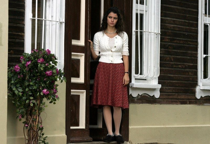 Photo de Beren Saat Photo Beren Saat Photo 45 sur 48 AlloCiné