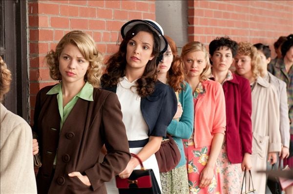 Des Femmes Et Des Bombes Serie Bomb Girls : Des femmes et des bombes : Photo Ali Liebert, Anastasia
