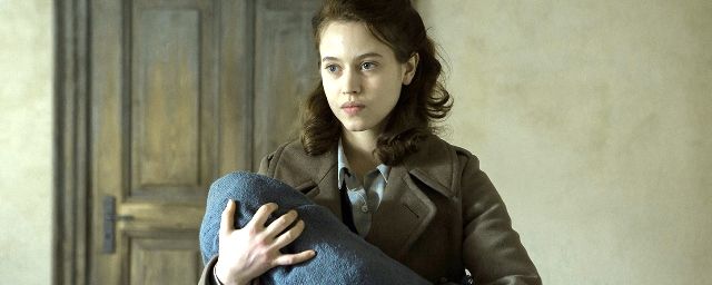 Séries Tv Avec Lou De Laâge Les Innocentes en avant-première en présence de Lou de Laâge et Anne