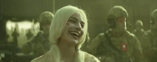 Augmenter Le Son Des Voix D'un Film Tv Suicide Squad : Harley Quinn entend des voix dans le spot TV - Actus