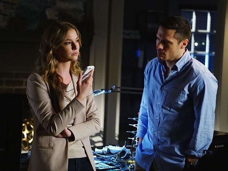 Films Et Séries Tv Avec Nick Wechsler Photo de Emily VanCamp - Photo Emily VanCamp, Nick Wechsler (II) - AlloCiné