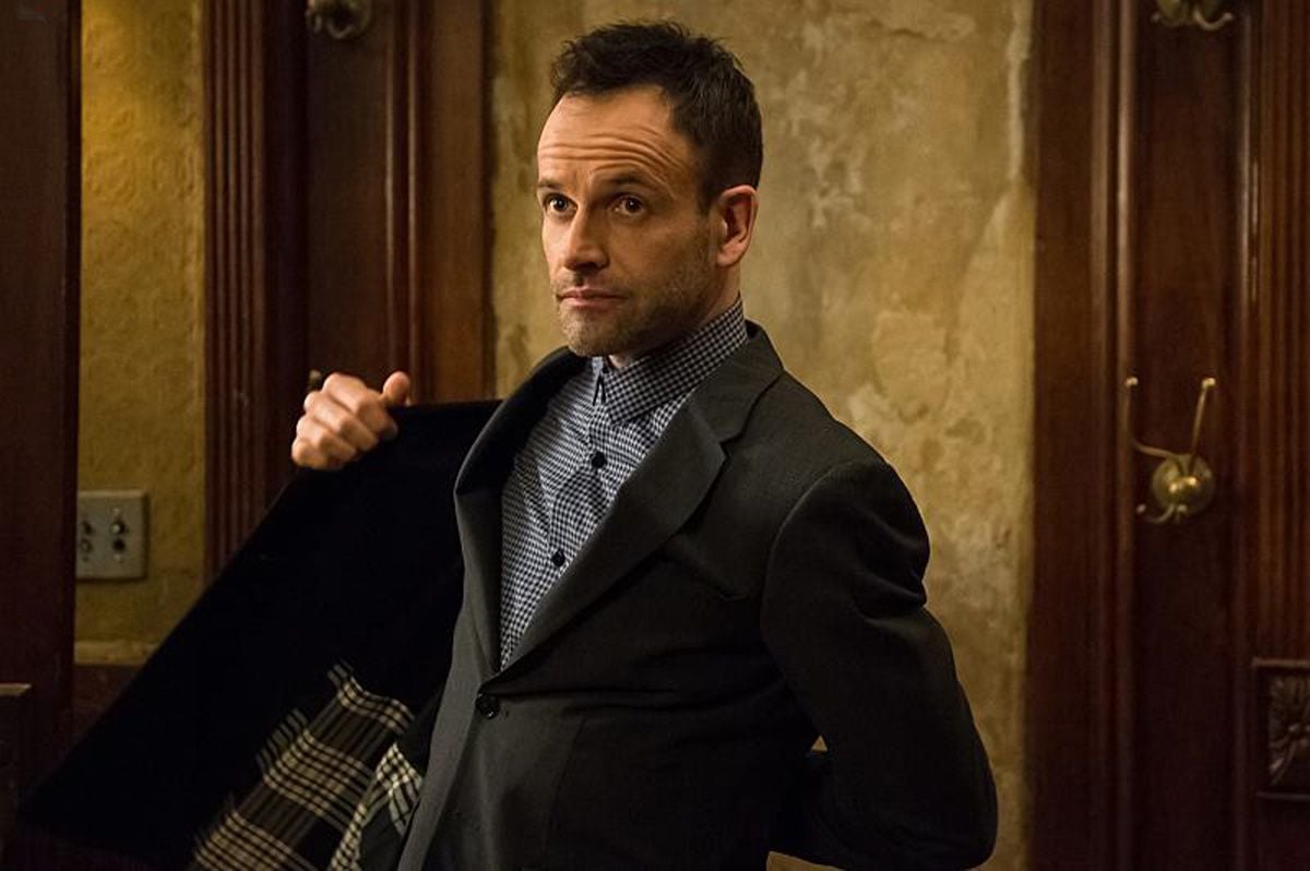 Elementary : Elementary : Photo Jonny Lee Miller - 379 sur 870 - AlloCiné
