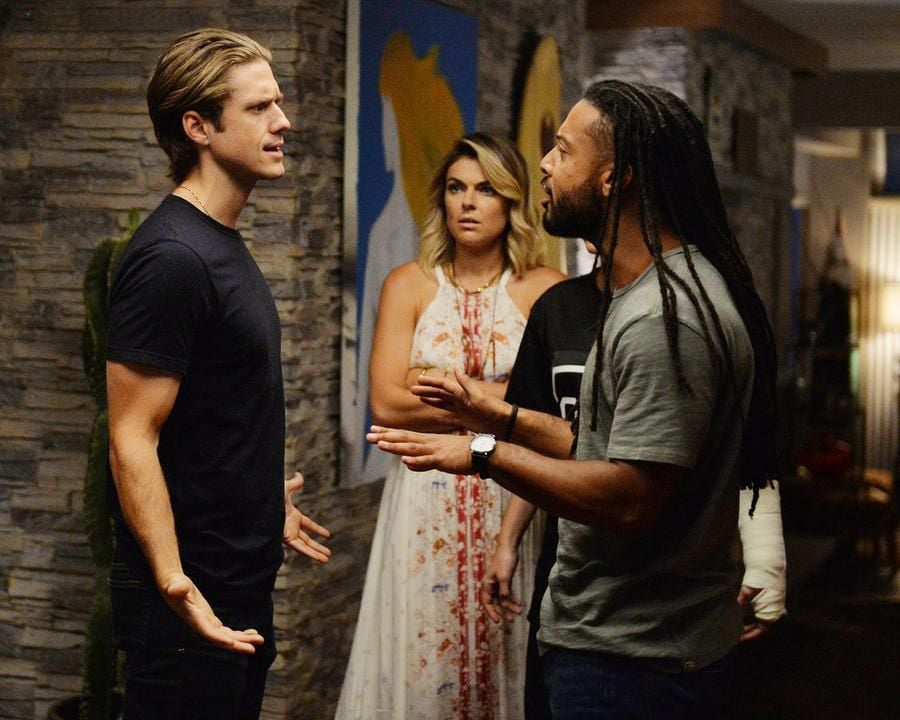 Films Et Séries Tv Avec Serinda Swan Photo de Serinda Swan - Photo Aaron Tveit, Brandon Jay McLaren, Serinda