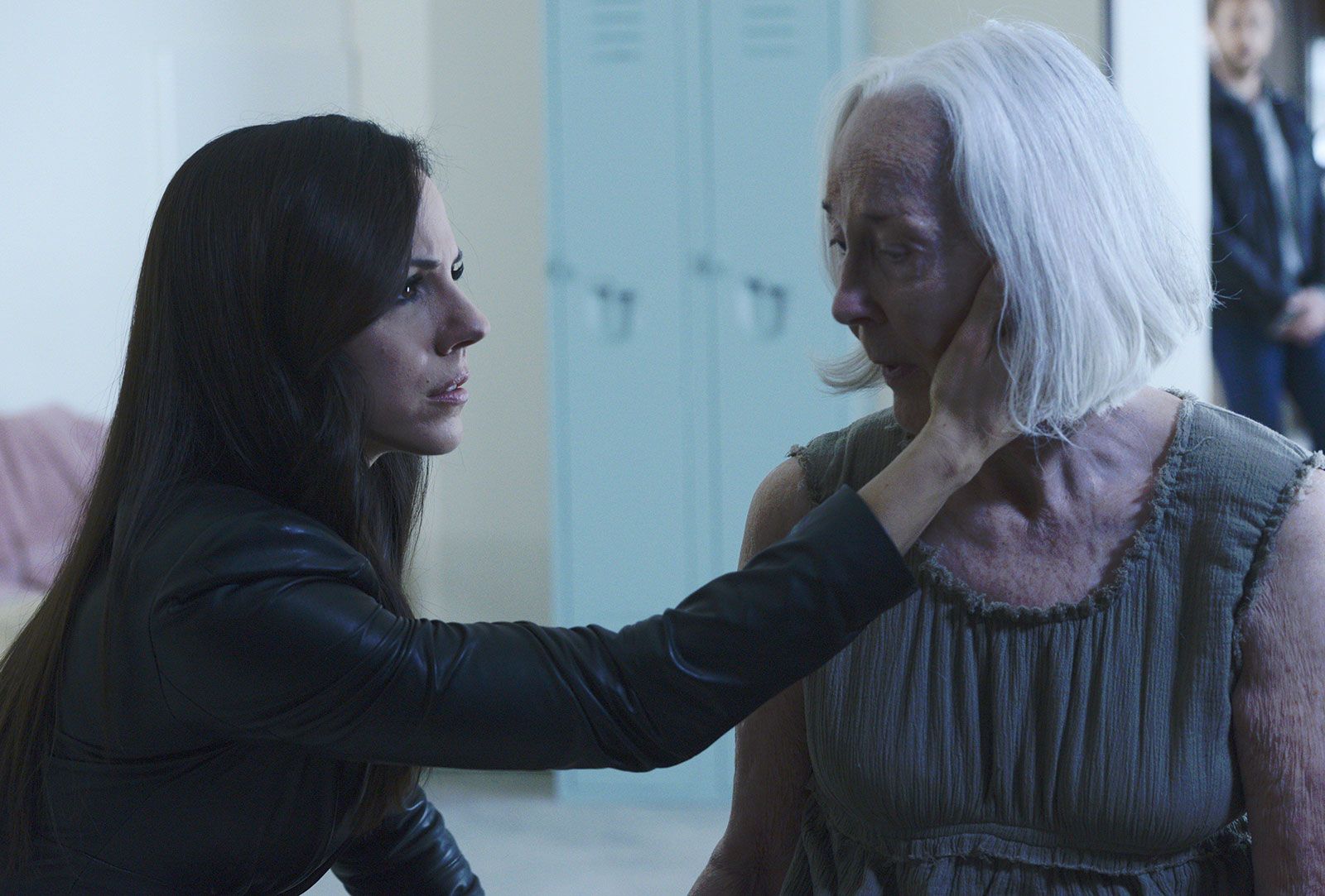 Une Mere Parfaite Episode 3 Streaming Lost Girl : Photo - 8 sur 143 - AlloCiné