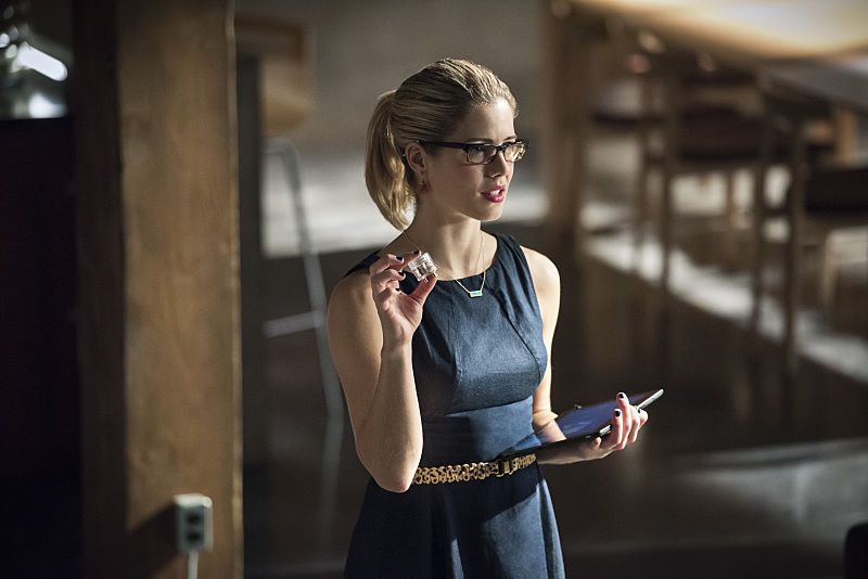 Arrow Arrow Photo Emily Bett Rickards 651 sur 1200 AlloCiné