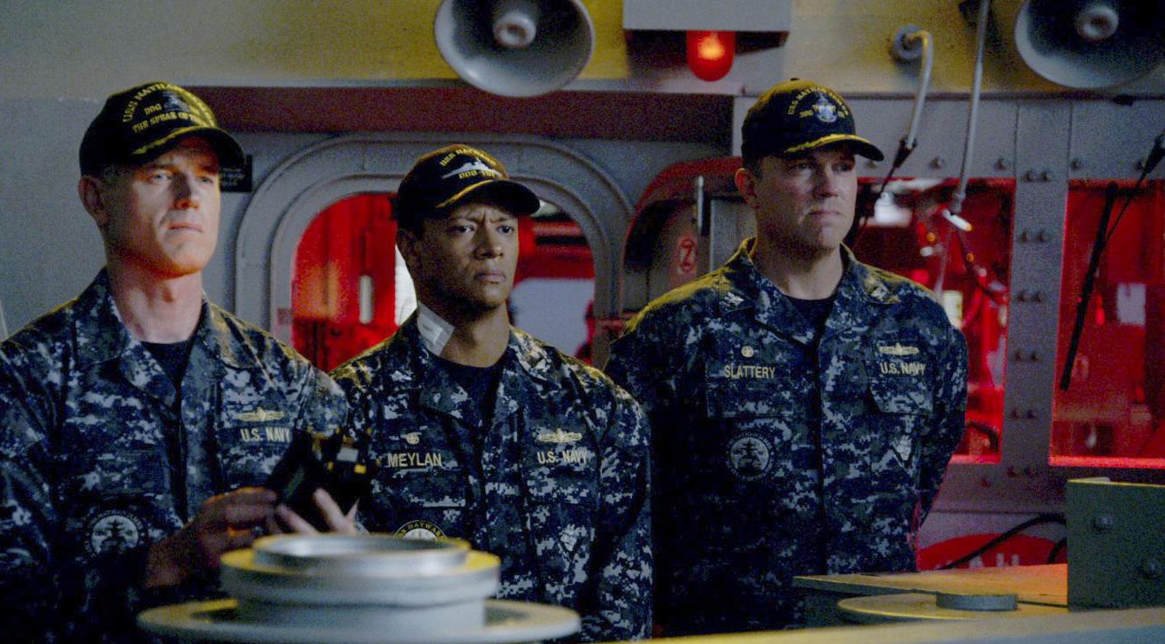 The Last Ship : The Last Ship : Photo Emerson Brooks, Adam Baldwin