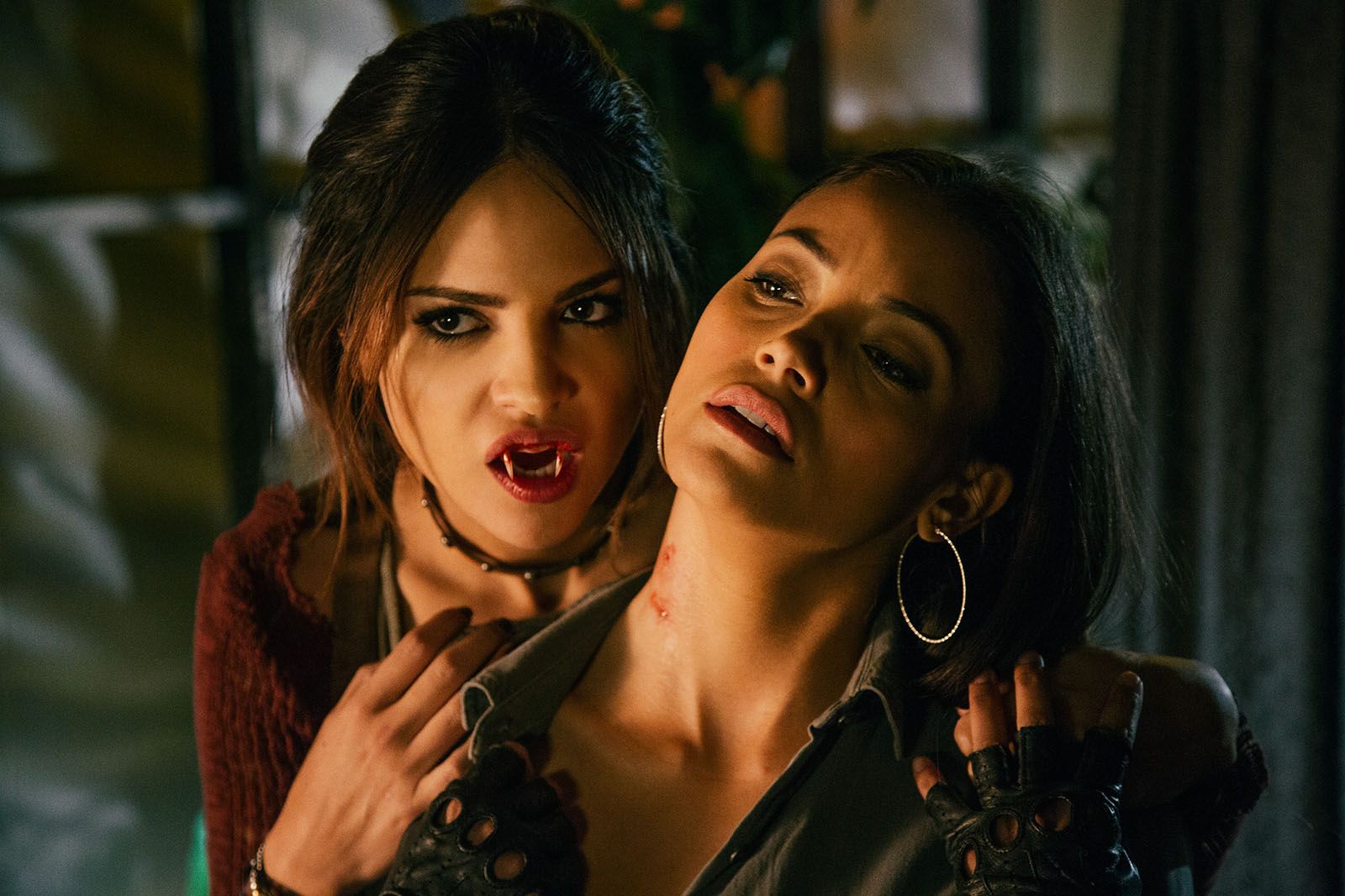 Serie Une Si Longue Nuit Streaming Une Nuit en enfer : la série : Photo Eiza Gonzalez - 3 sur 11 - AlloCiné