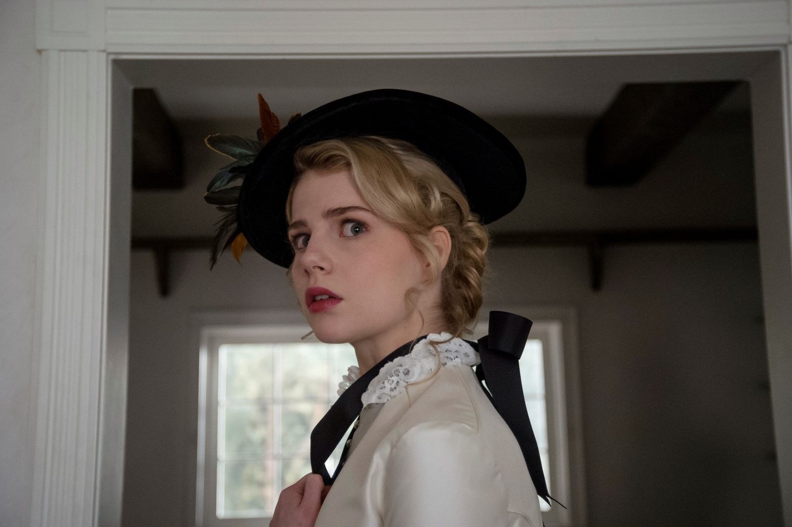 Photo de Lucy Boynton I Am The Pretty Thing That Lives In The House Photo Lucy Boynton