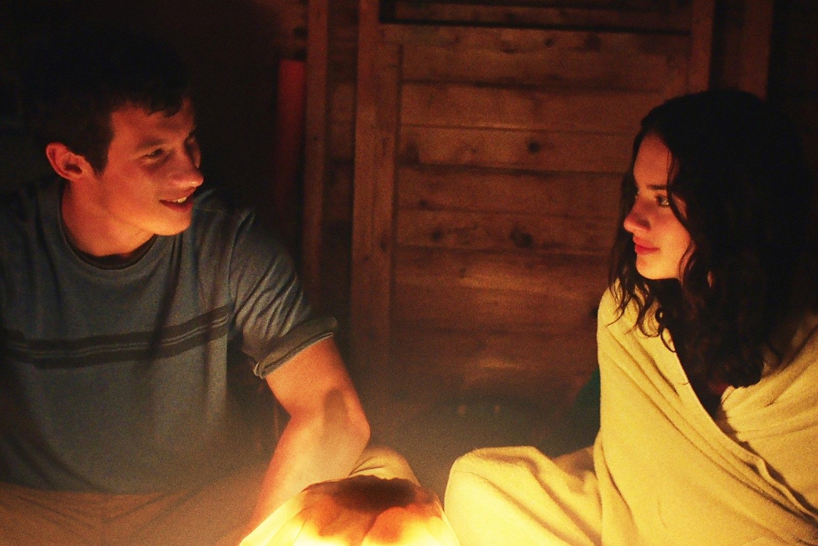 Films Et Séries Tv Avec Grace Van Patten Photo de Callum Turner - Tramps : Photo Callum Turner, Grace Van Patten