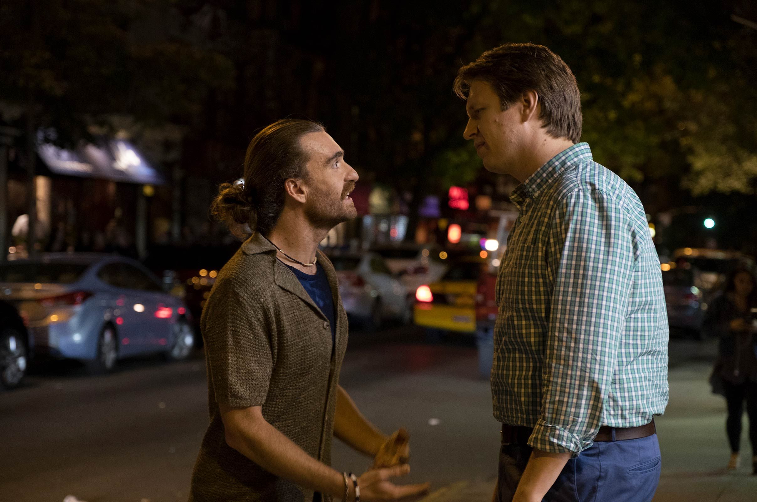 Crashing Photo Pete Holmes 17 sur 39 AlloCiné