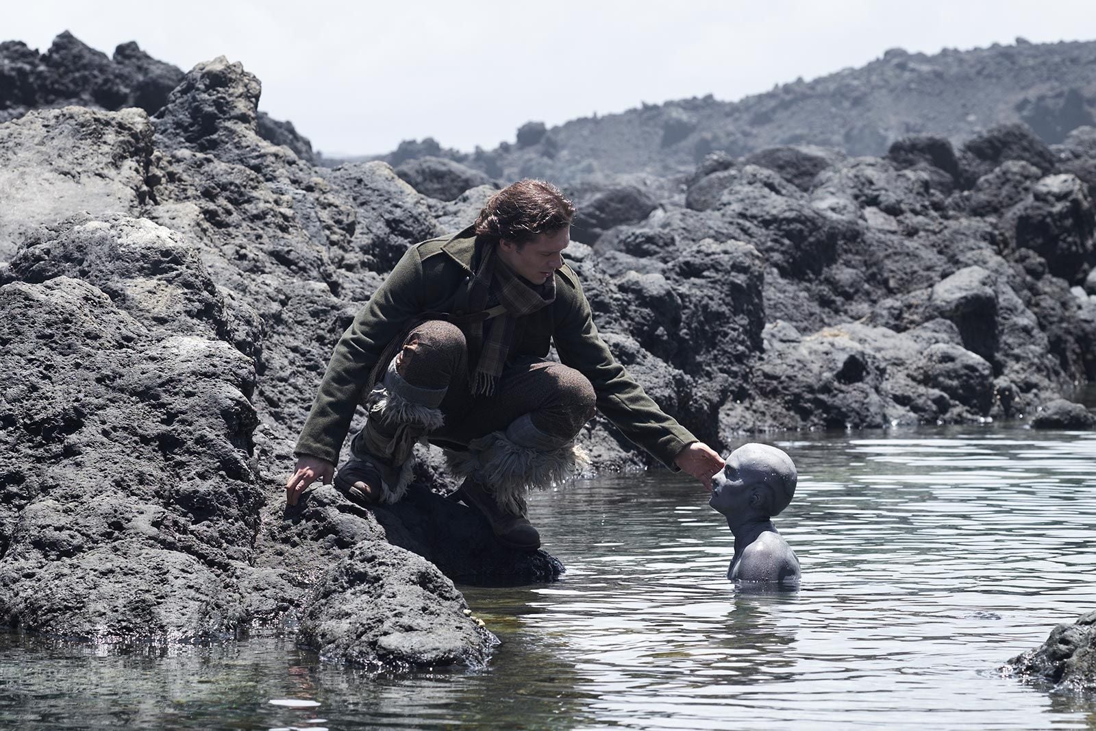 Photo de David Oakes - Cold Skin : Photo Aura Garrido, David Oakes