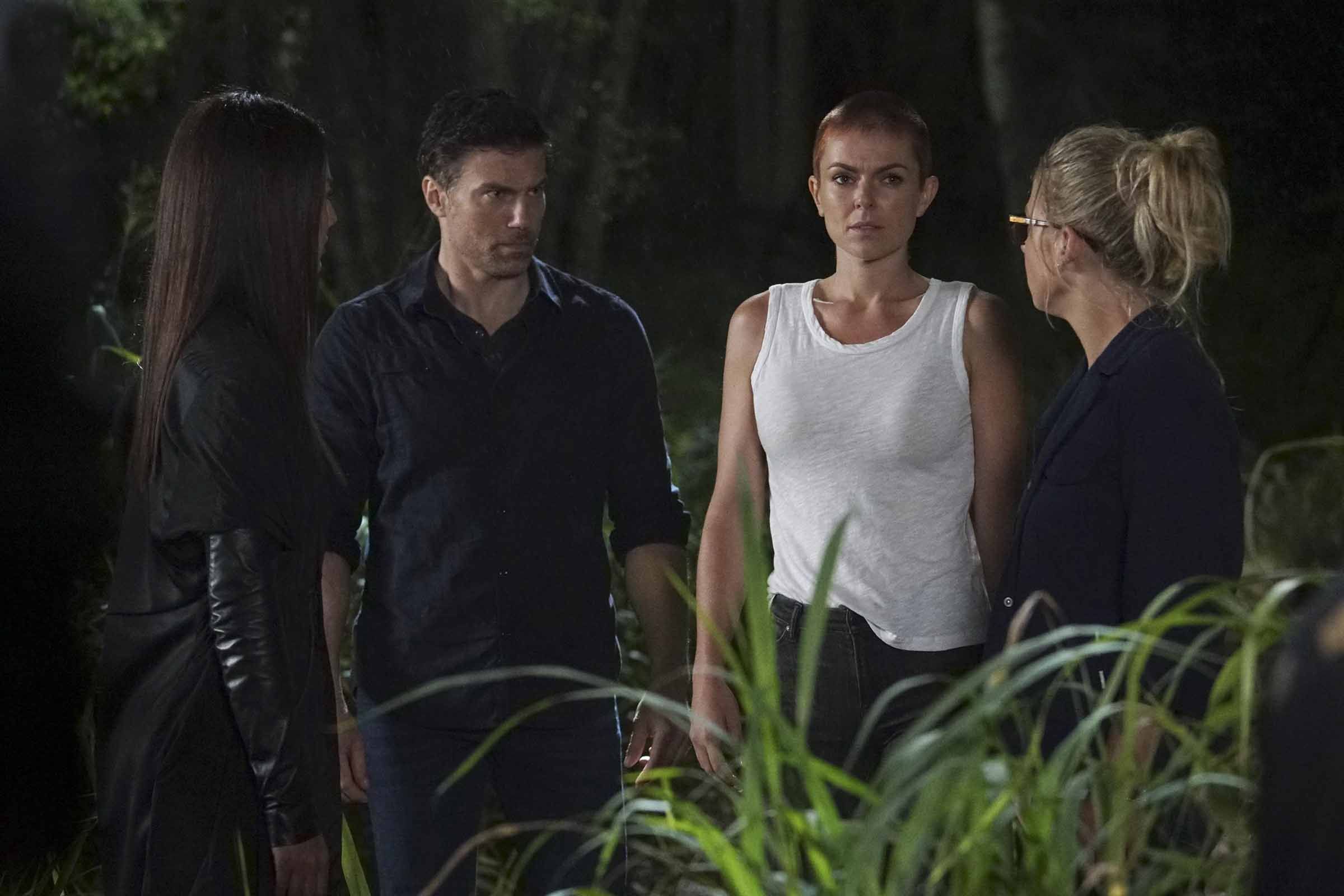 Films Et Séries Tv Avec Serinda Swan Photo de Serinda Swan - Photo Anson Mount, Ellen Woglom, Serinda Swan
