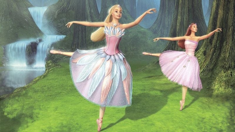 Photo du film Barbie : Lac de cygnes - Photo 1 sur 6 - AlloCiné